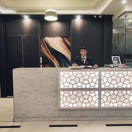 Hotel Almora Sky Near By Delhi International Airport With - Free Airport Pickup And Drop نيودلهي المظهر الخارجي الصورة