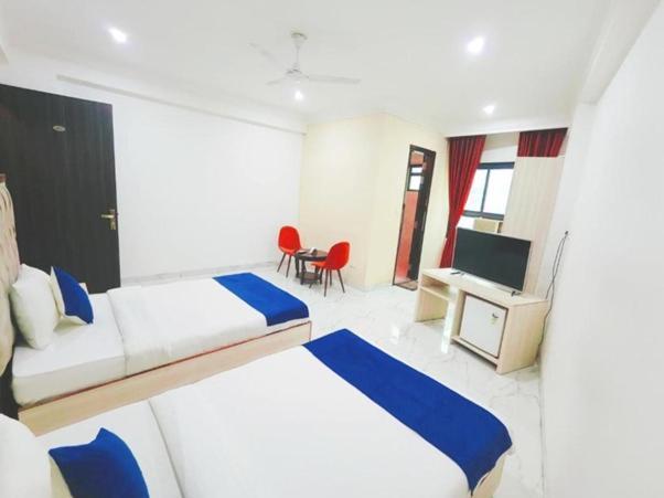 Hotel Almora Sky Near By Delhi International Airport With - Free Airport Pickup And Drop نيودلهي المظهر الخارجي الصورة