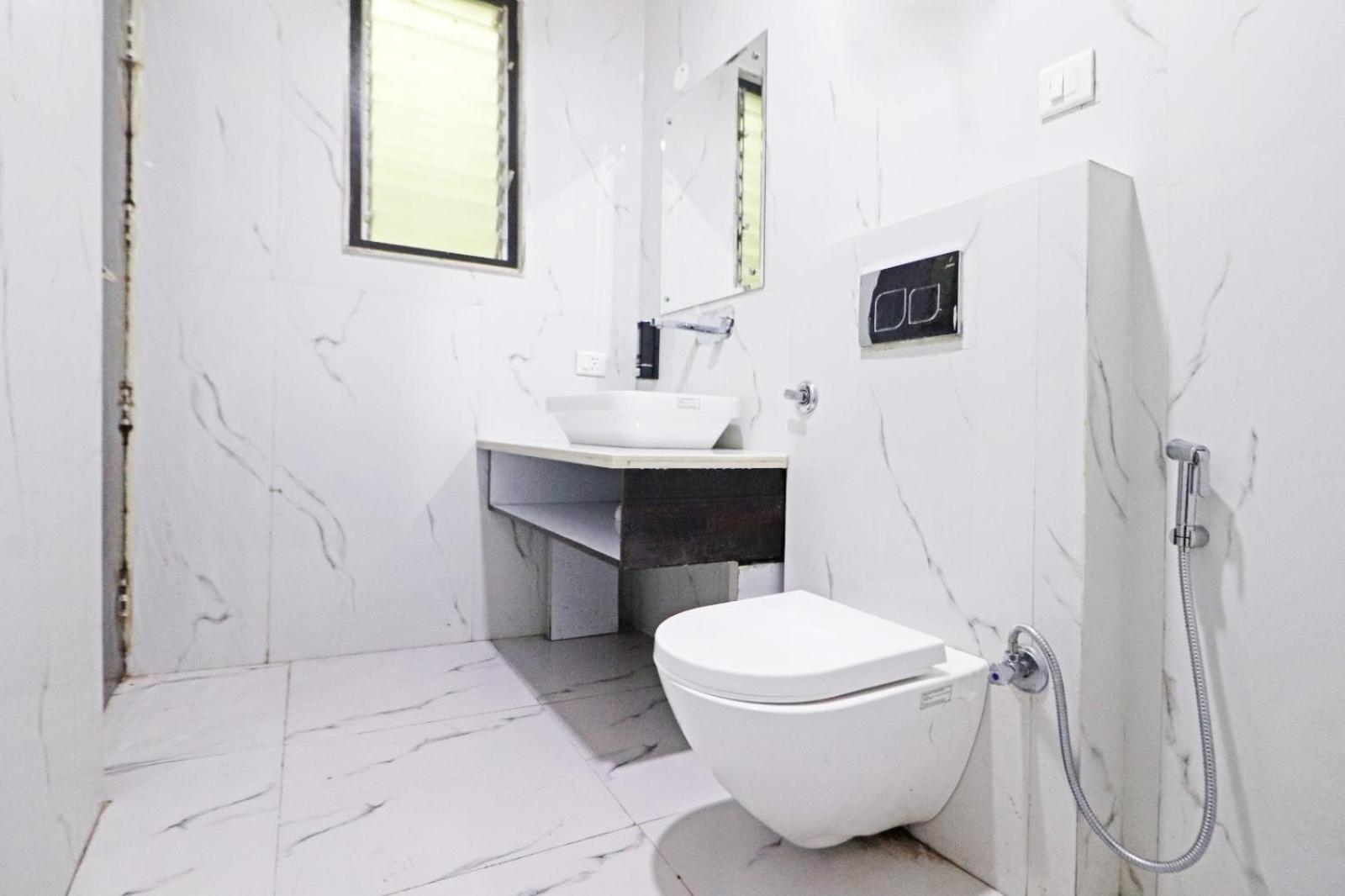 Hotel Almora Sky Near By Delhi International Airport With - Free Airport Pickup And Drop نيودلهي المظهر الخارجي الصورة