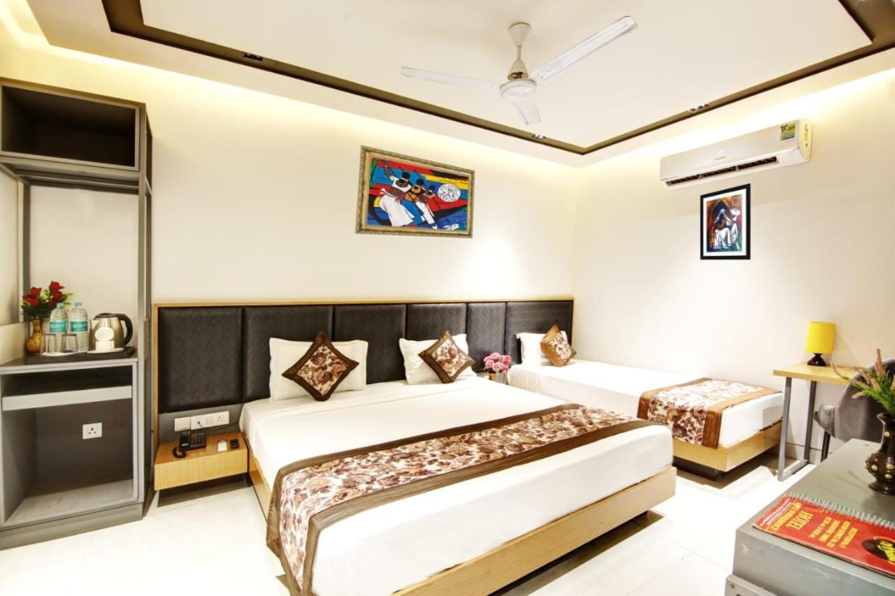 Hotel Almora Sky Near By Delhi International Airport With - Free Airport Pickup And Drop نيودلهي المظهر الخارجي الصورة