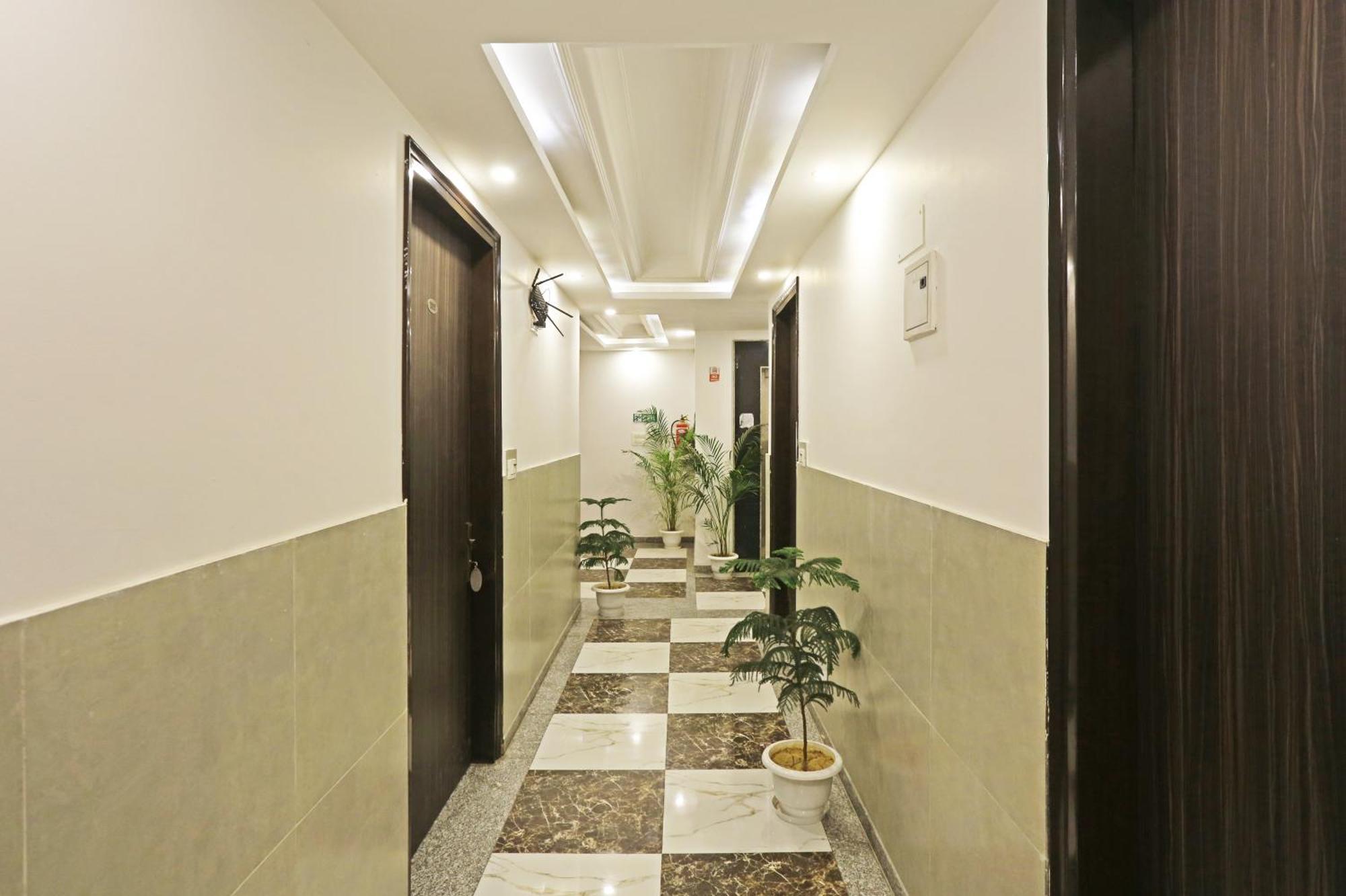 Hotel Almora Sky Near By Delhi International Airport With - Free Airport Pickup And Drop نيودلهي المظهر الخارجي الصورة