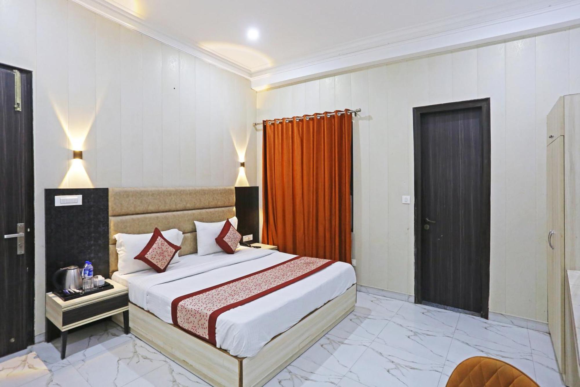 Hotel Almora Sky Near By Delhi International Airport With - Free Airport Pickup And Drop نيودلهي المظهر الخارجي الصورة