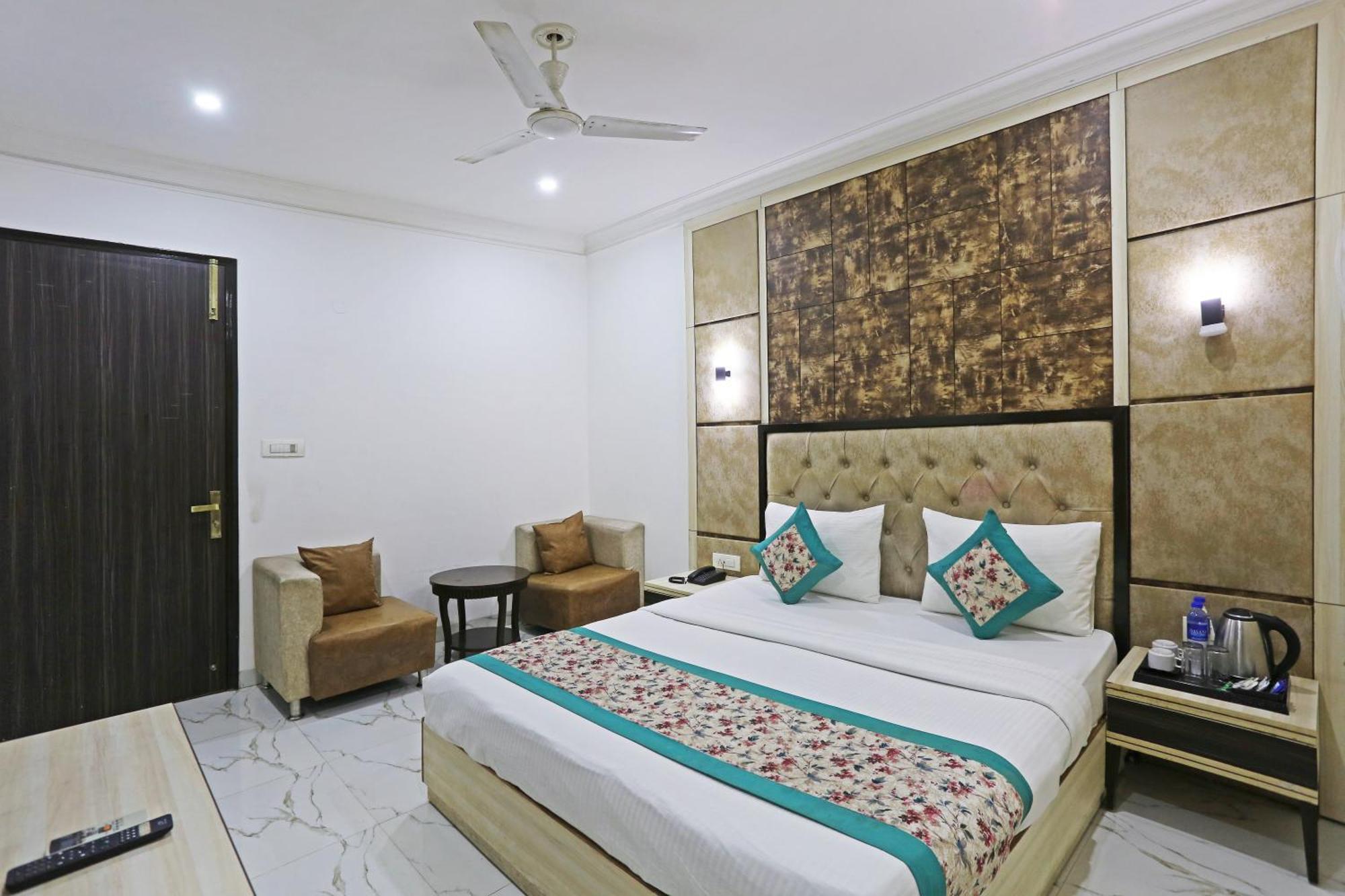 Hotel Almora Sky Near By Delhi International Airport With - Free Airport Pickup And Drop نيودلهي المظهر الخارجي الصورة
