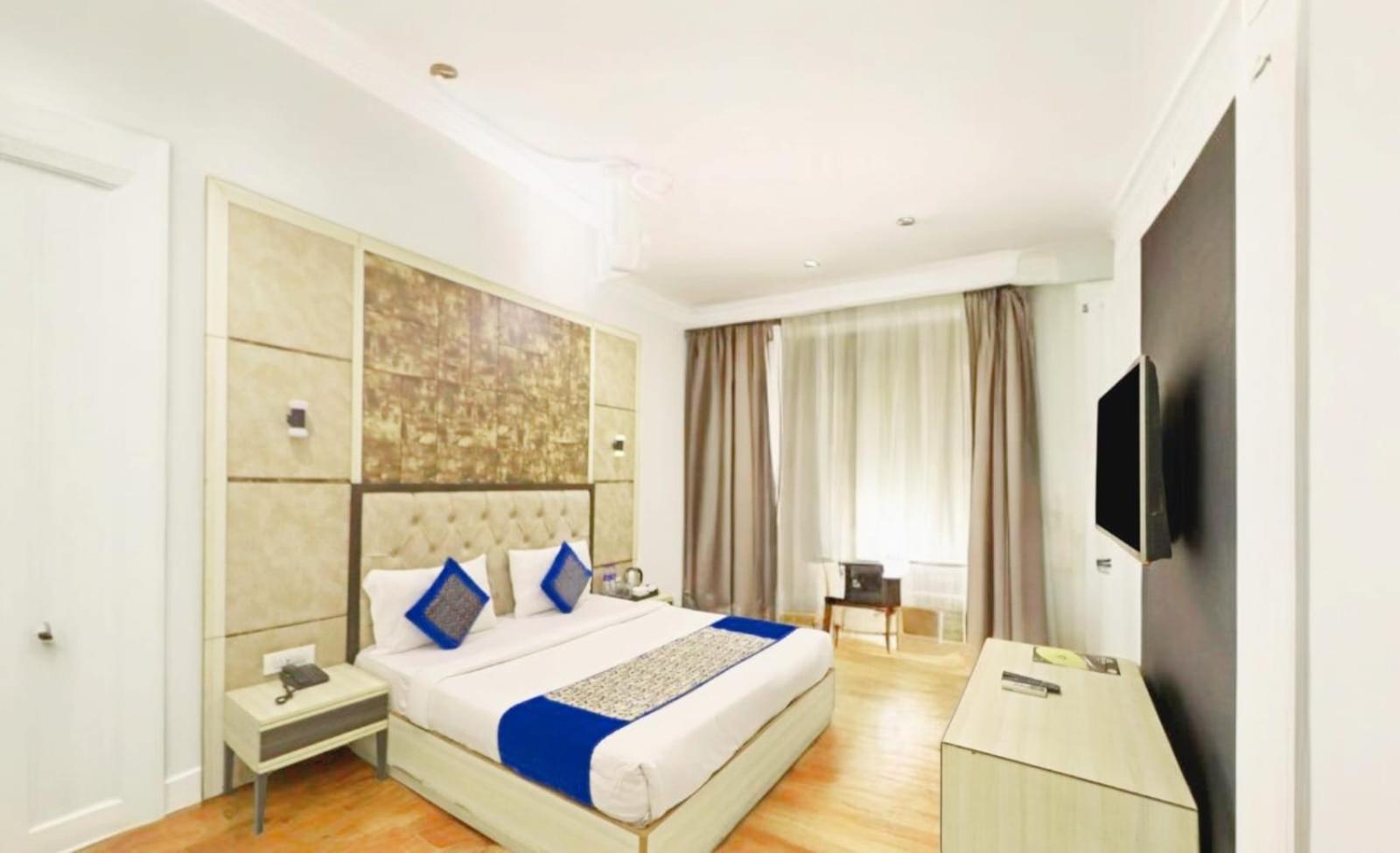 Hotel Almora Sky Near By Delhi International Airport With - Free Airport Pickup And Drop نيودلهي المظهر الخارجي الصورة